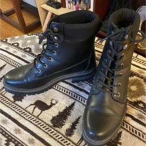 Staple Black Boot Women’s Size 11